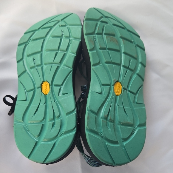 Stylish Black and Green Women's Sandals - Picture 4 of 5